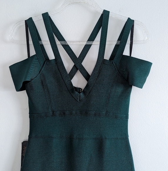 NWT Bebe x Naven Green Strappy Bodycon Mini Dress Size Medium - Picture 2 of 5